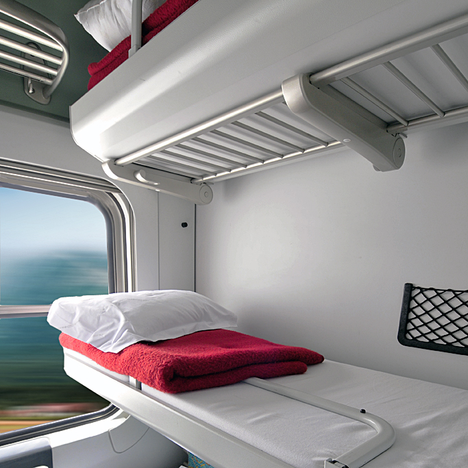 Couchette compartment (photo courtesy Wars)