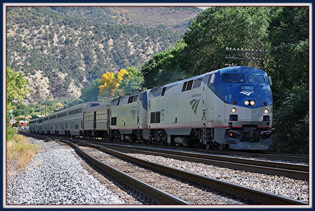 California Zephyr w Glenwood Springs (flickr.com, Loco Steve, CC BY-SA 2.0) 