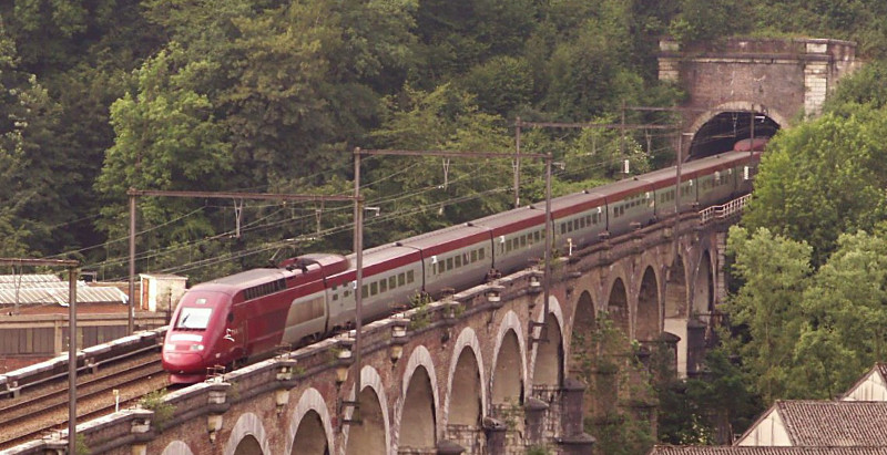 A Thalys train at speed A Thalys train at speed
